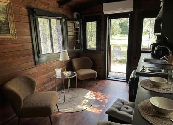 Отель Roulotte / Tiny House Dans Les Alpilles Сен-Реми-де-Прованс Экстерьер фото